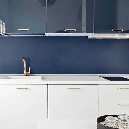 Golden Navy Design In Porta Venezia *