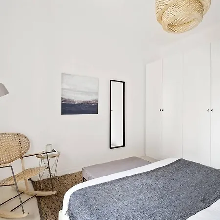 Golden Navy Design In Porta Venezia Apartment