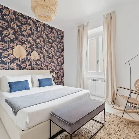 Golden Navy Design In Porta Venezia * Milan